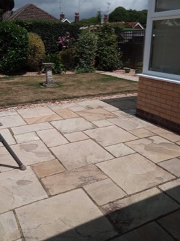  Pressure washing Indian sandstone 